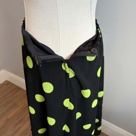 Linda Ludstrom, Women's Black with Green Polka dots, Asymmetrical Skirt, SZ 6 - Picture 4 of 7